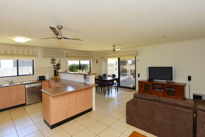 38 Banksdale Drive, MIDDLE RIDGE QLD 4350, Middle Ridge - Thumbnail 6