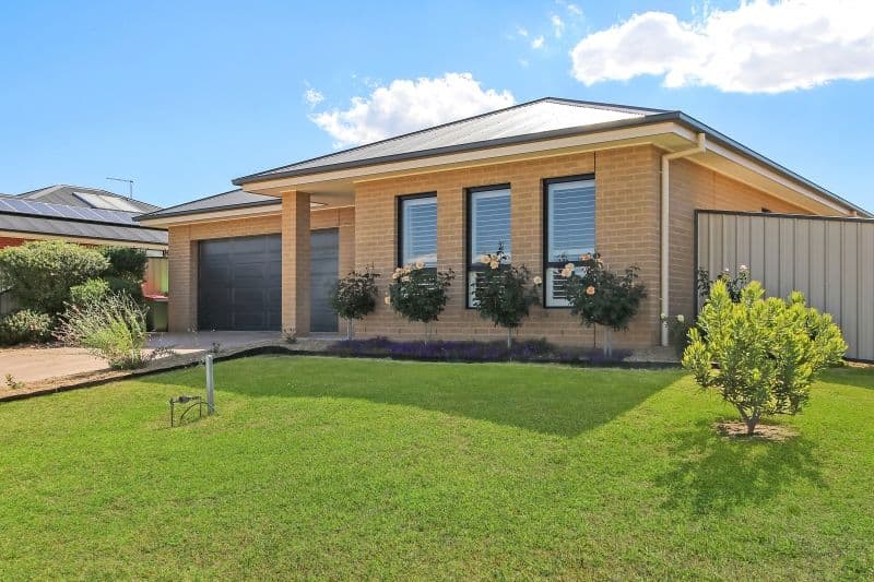 8 Alluvial Street, Rutherglen VIC 3685, Rutherglen - Image 1