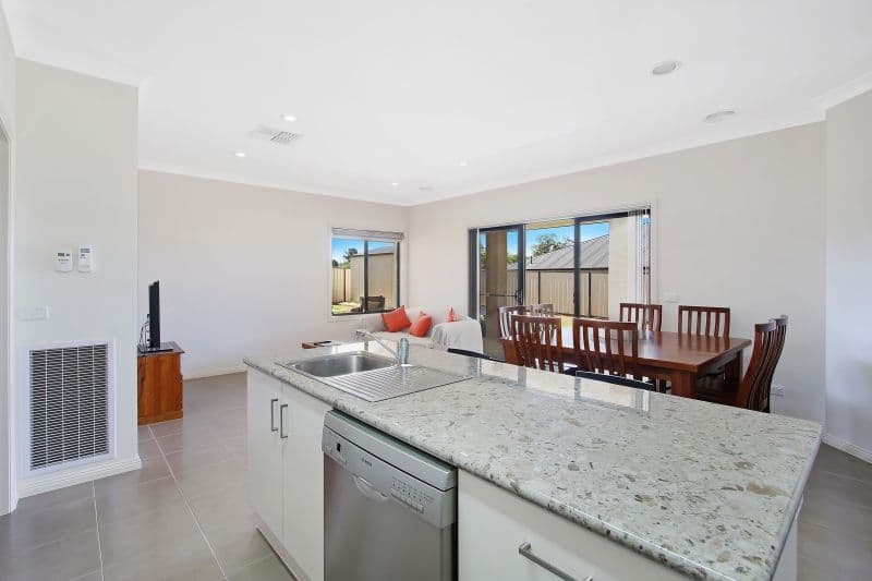 8 Alluvial Street, Rutherglen VIC 3685, Rutherglen - Thumbnail 4