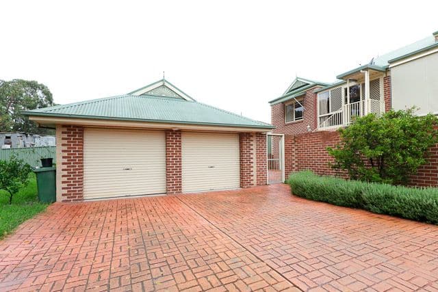 32 Macquoid Street, QUEANBEYAN EAST NSW 2620, Queanbeyan East - Thumbnail 2