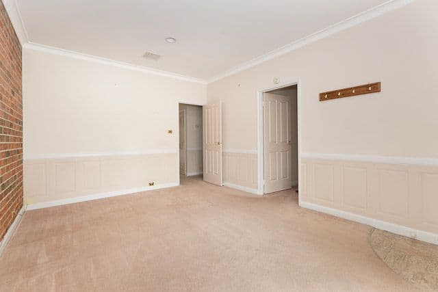 32 Macquoid Street, QUEANBEYAN EAST NSW 2620, Queanbeyan East - Thumbnail 4