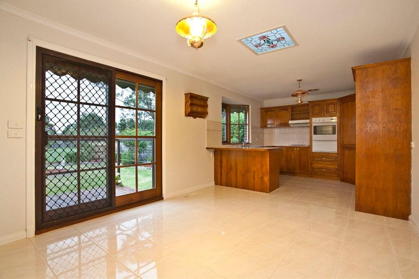4 Clangula Court, ENDEAVOUR HILLS VIC 3802, Endeavour Hills - Thumbnail 3