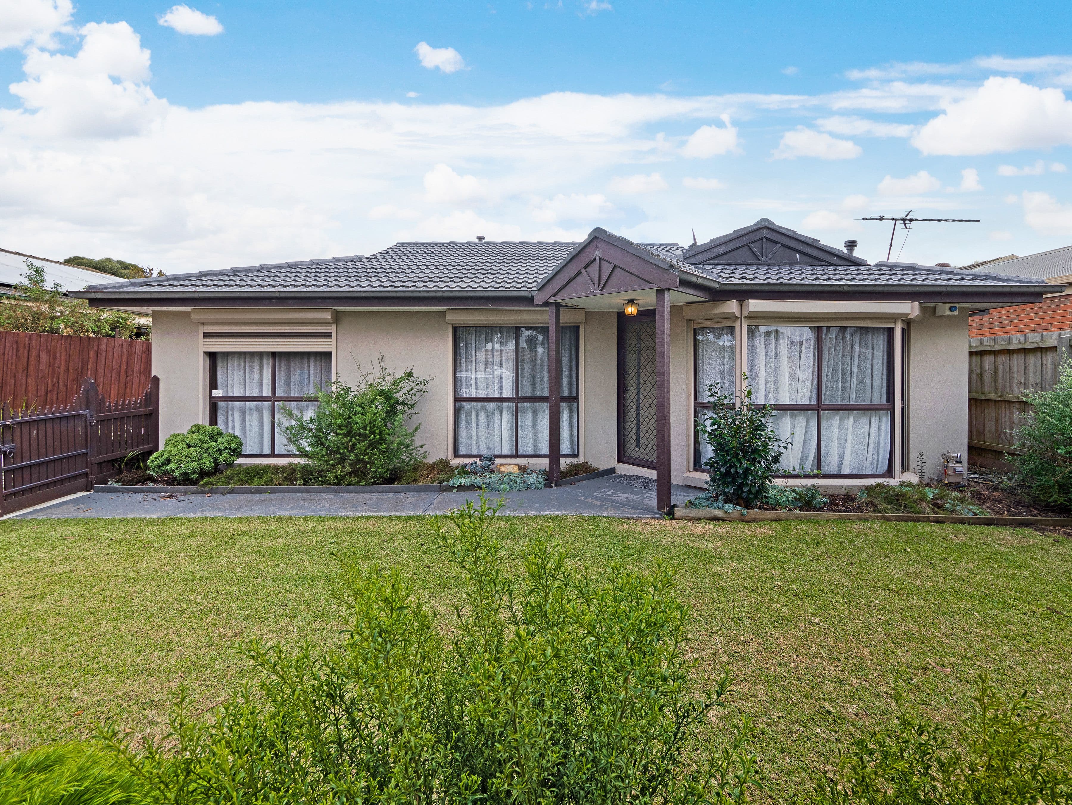 5 Jacinta Drive, Cranbourne West VIC 3977, Cranbourne West - Thumbnail 2