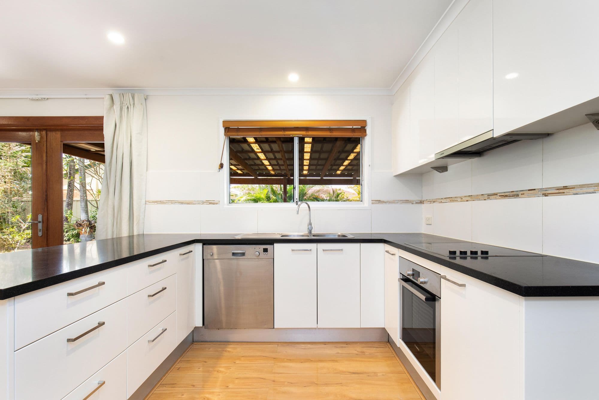 14 Thornburgh Street, Oxley QLD 4075, Oxley - Thumbnail 2