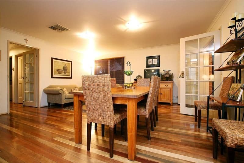 18 Stonnington Drive, WATSONIA NORTH VIC 3087, Watsonia North - Thumbnail 3