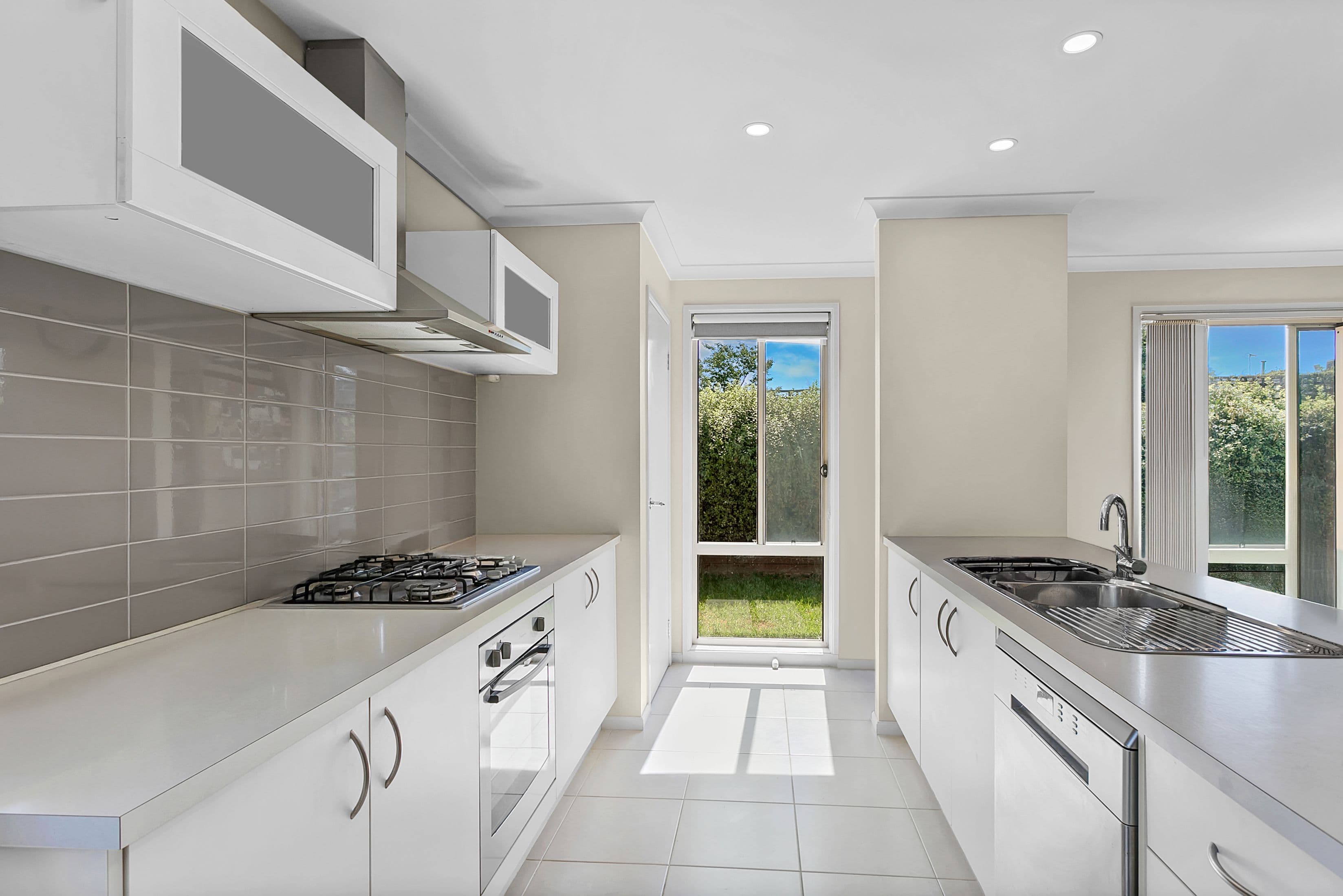 23 Caitlin Drive, Pakenham VIC 3810, Pakenham - Thumbnail 2