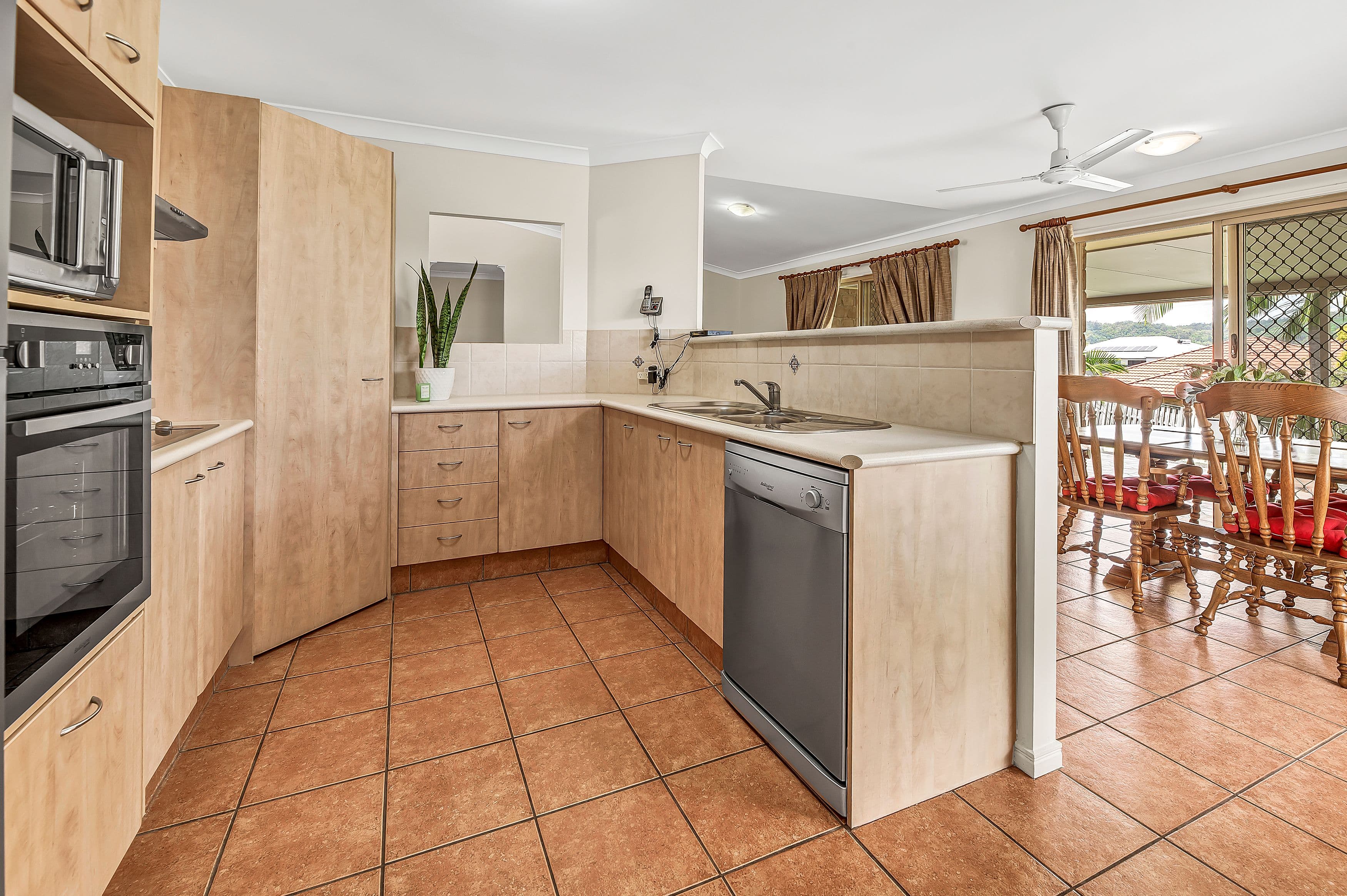 15 Laysan Crescent, Oxenford QLD 4210, Oxenford - Thumbnail 6