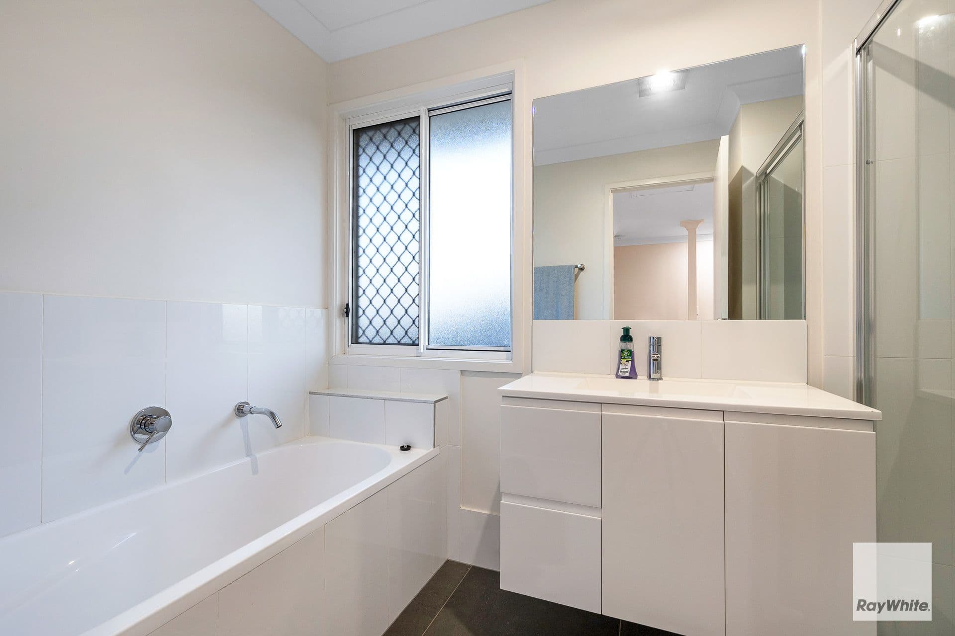 6 Avoca Place, Redland Bay QLD 4165, Redland Bay - Thumbnail 5