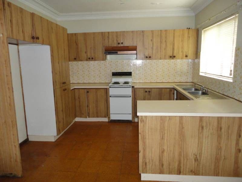 31 Richardson Street, FAIRFIELD NSW 2165, Fairfield - Thumbnail 2