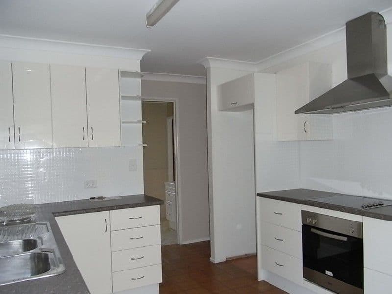 2 Ketch Street, JAMBOREE HEIGHTS QLD 4074, Jamboree Heights - Thumbnail 2