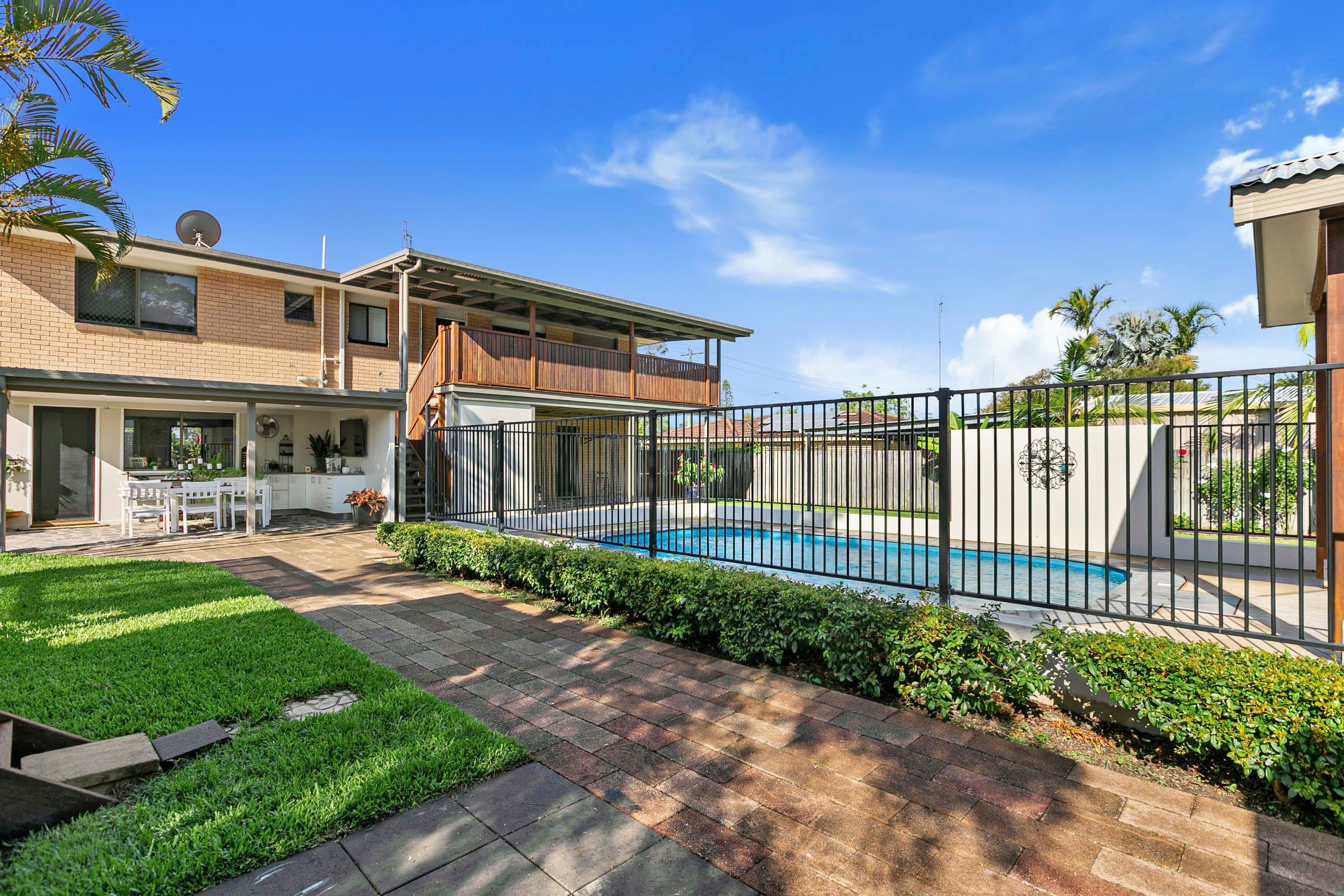 597 Boat Harbour Drive, Urangan QLD 4655, Urangan - Thumbnail 4