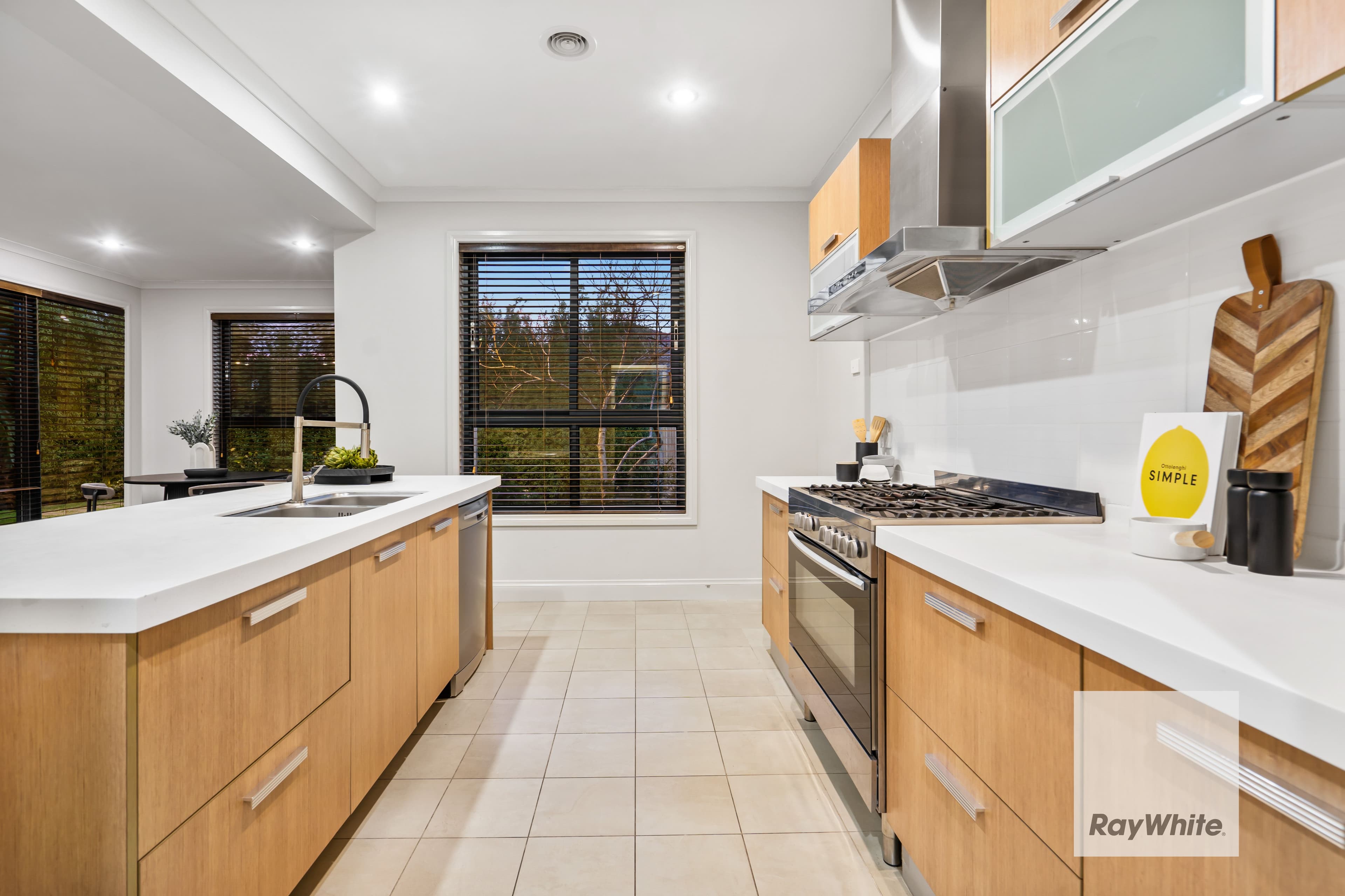 18 Hemsley Drive, Deer Park VIC 3023, Deer Park - Thumbnail 3