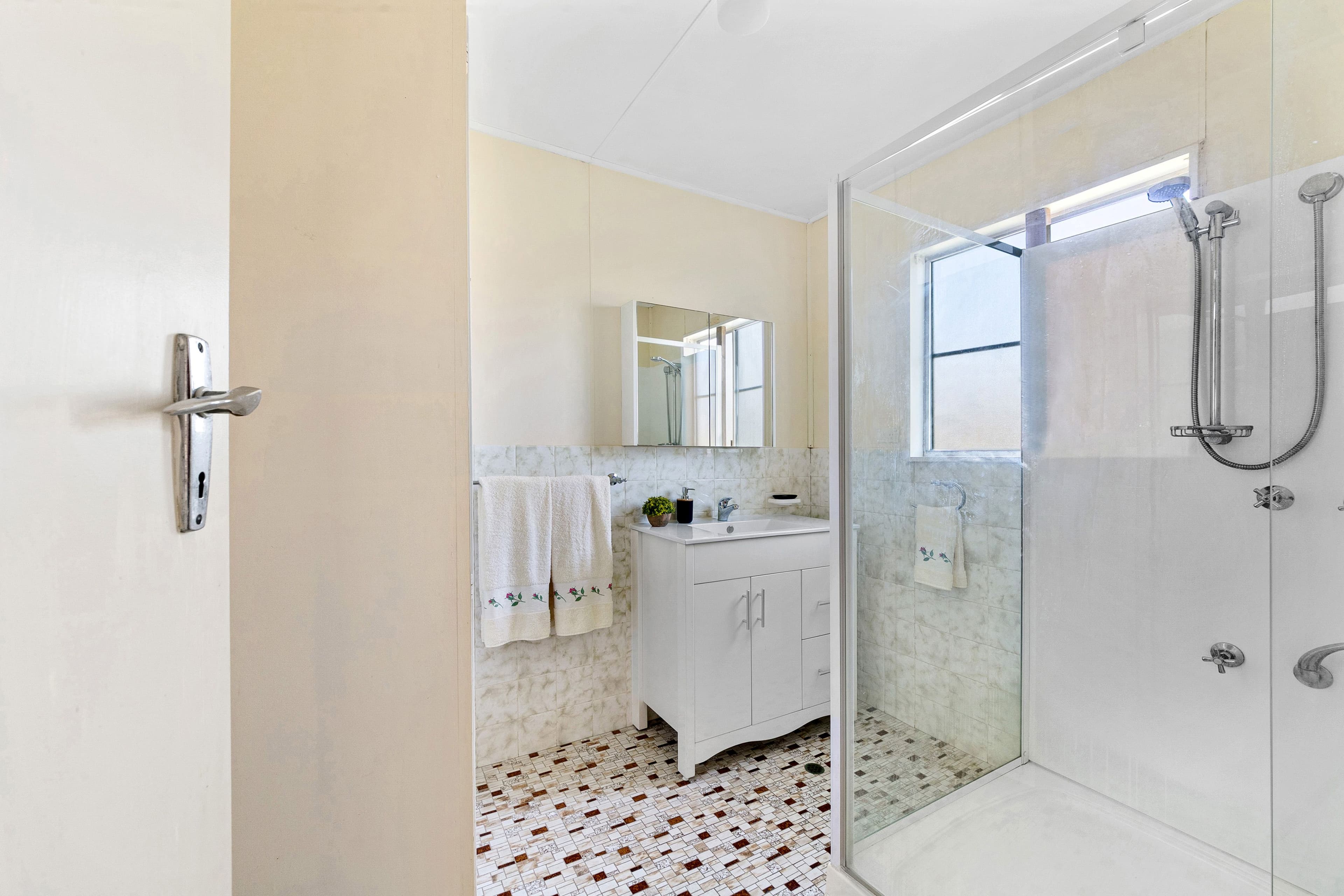 4 Curzon Avenue, Bateau Bay NSW 2261, Bateau Bay - Thumbnail 7