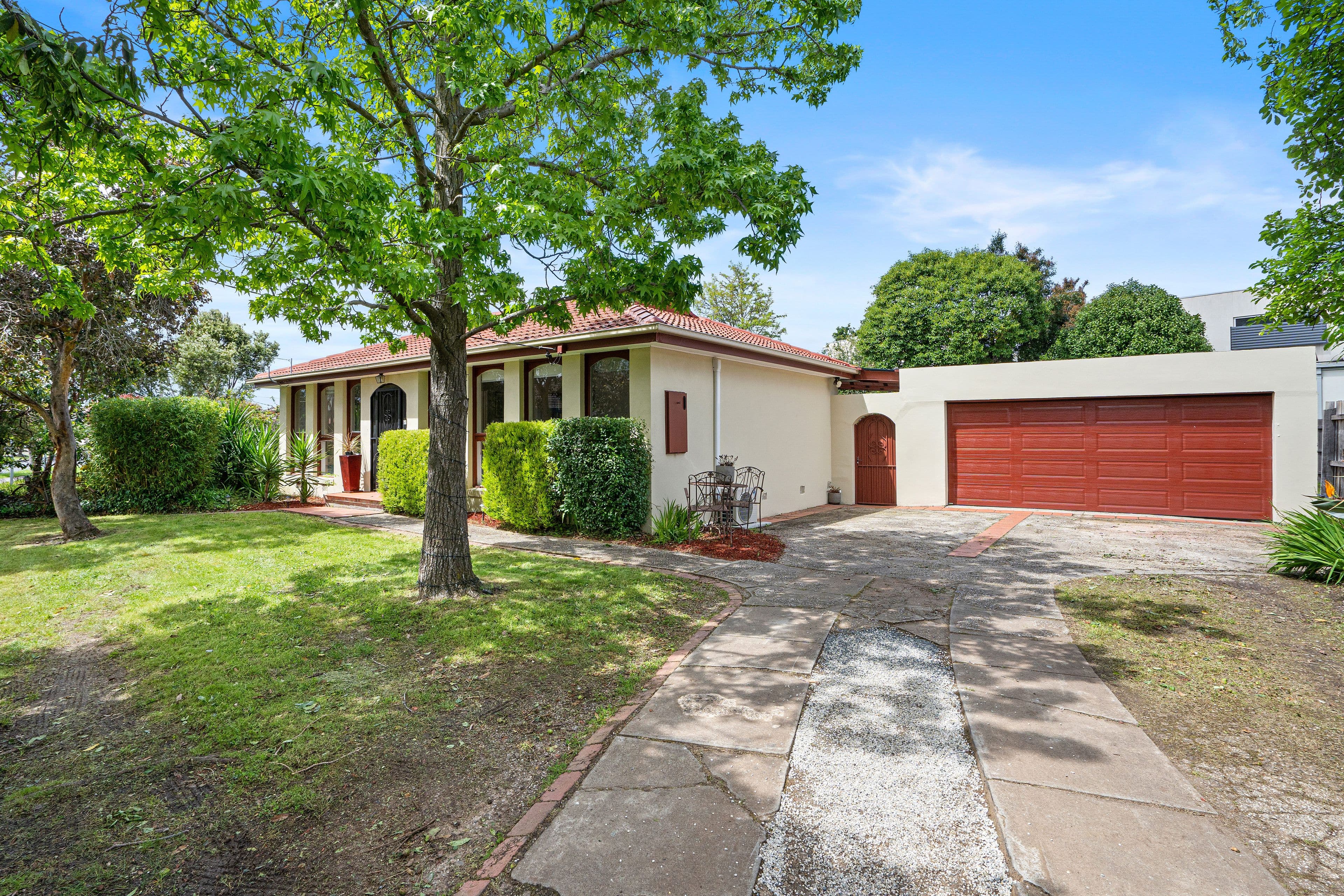 27 Chaucer Crescent, Bundoora VIC 3083, Bundoora - Thumbnail 2