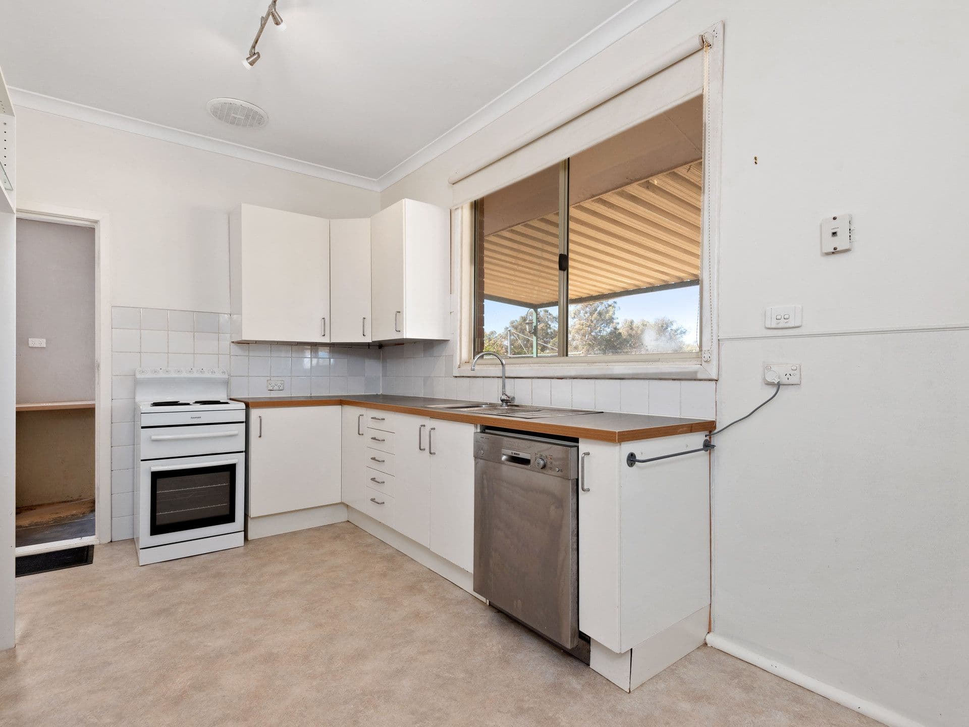42 Caporn Street, Bullsbrook WA 6084, Bullsbrook - Thumbnail 2