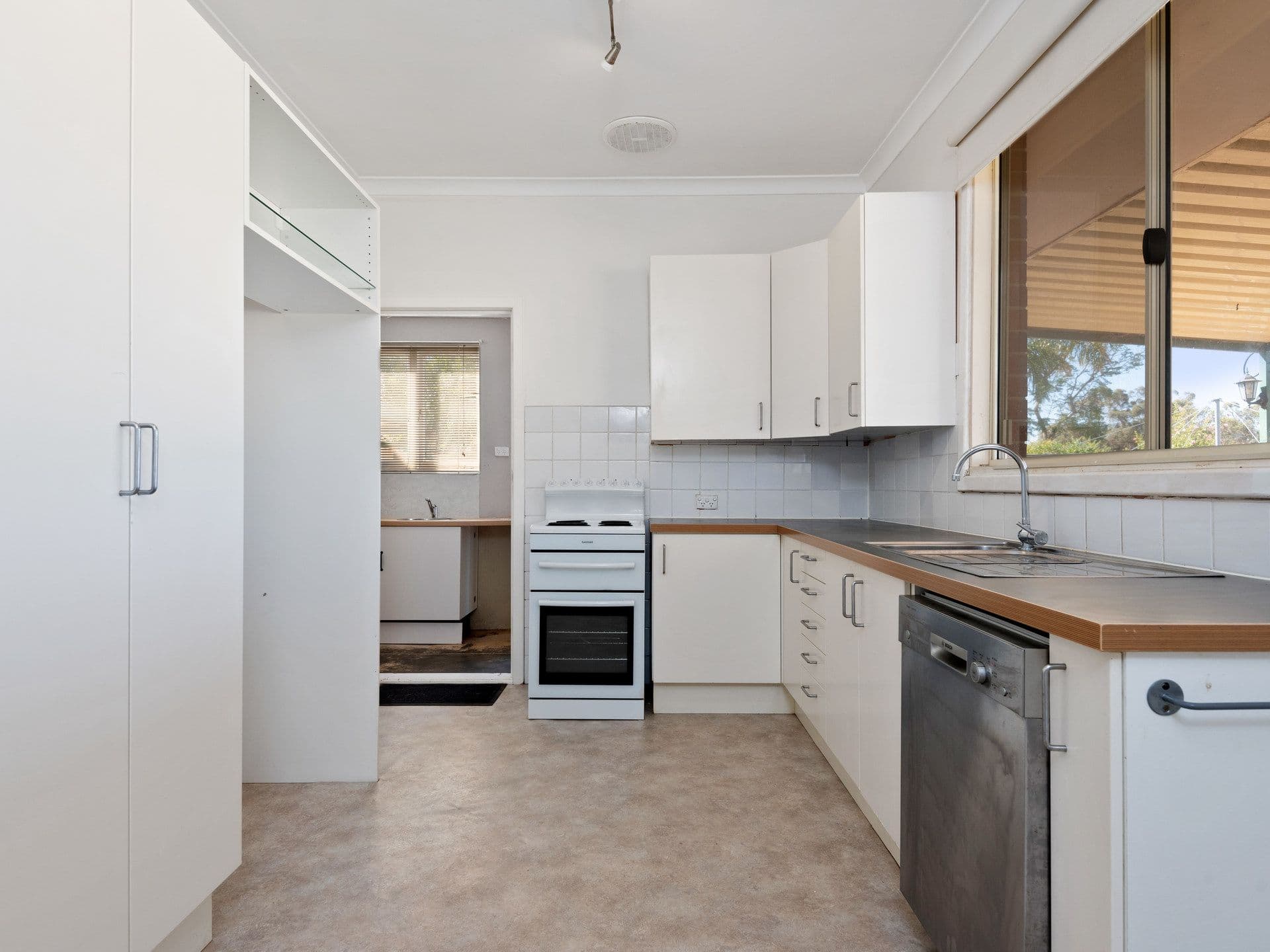 42 Caporn Street, Bullsbrook WA 6084, Bullsbrook - Thumbnail 3