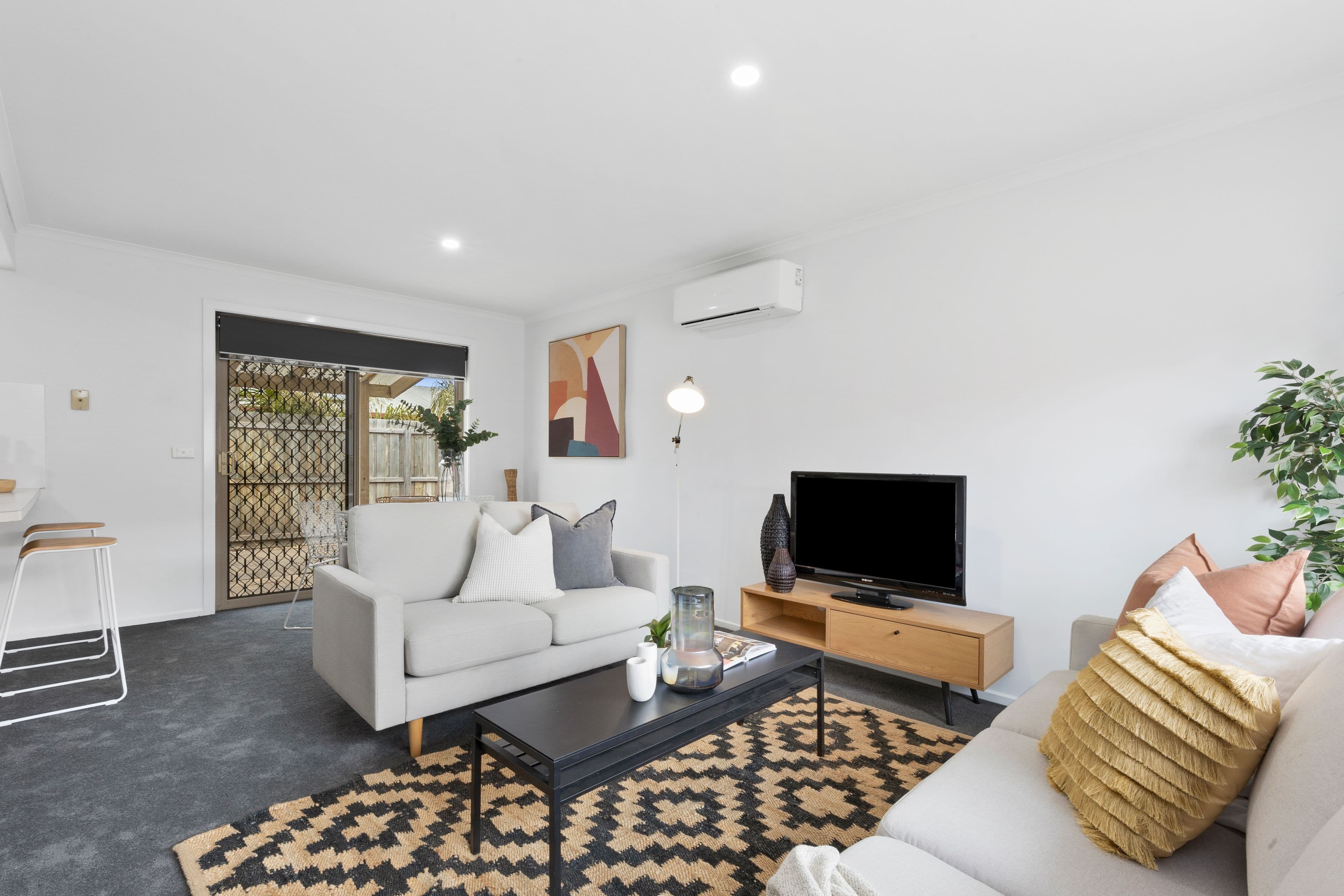 49 Cameron Crescent, Lara VIC 3212, Lara - Thumbnail 2