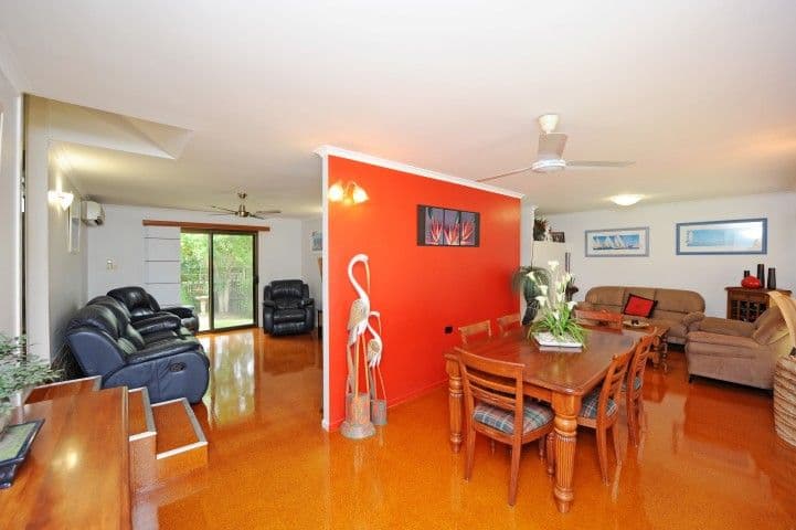 2 Cooloola Close, SOUTH GLADSTONE QLD 4680, South Gladstone - Thumbnail 4