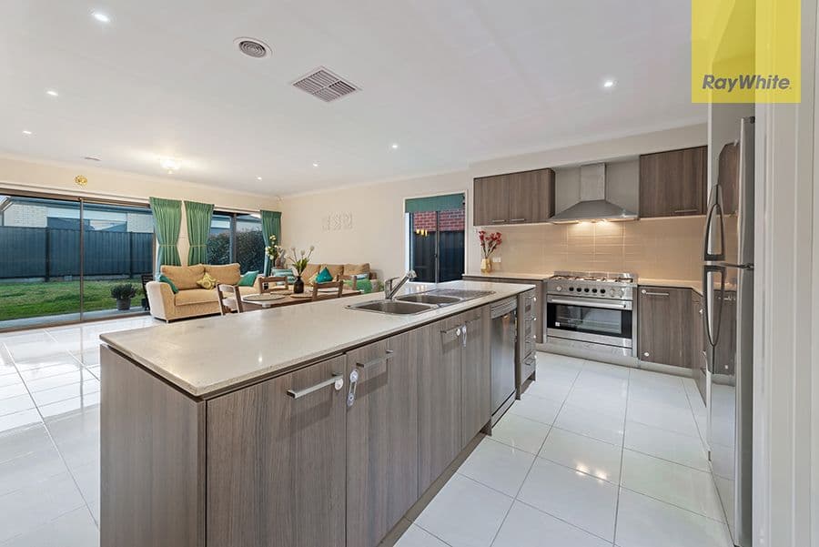43 Riverway View, Craigieburn VIC 3064, Craigieburn - Thumbnail 2