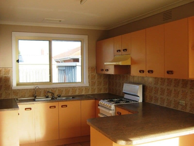 3 Goodman Drive, NOBLE PARK VIC 3174, Noble Park - Thumbnail 2