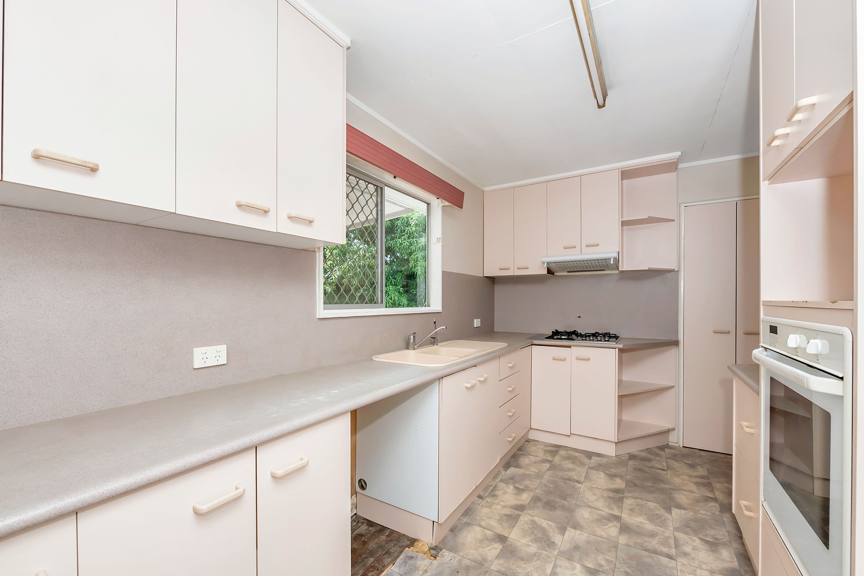 22 Valencia Street, Kirwan QLD 4817, Kirwan - Thumbnail 4