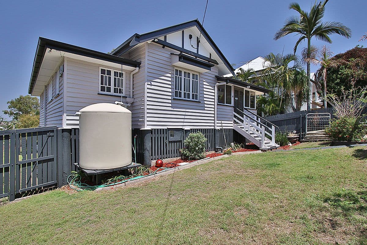 9 Birdwood Street, North Ipswich QLD 4305, North Ipswich - Thumbnail 2