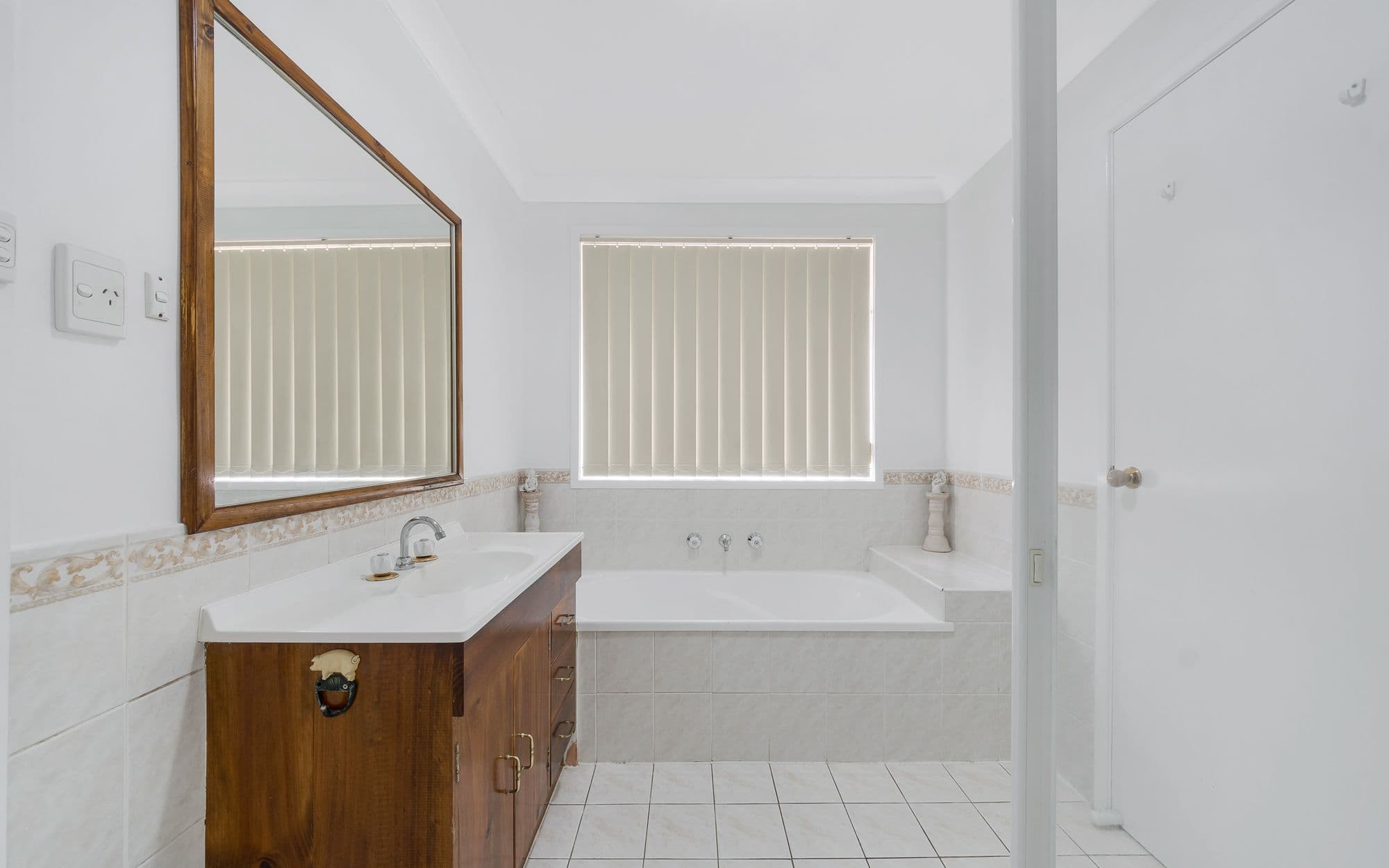 1 Bardia Court, Mount Annan NSW 2567, Mount Annan - Thumbnail 7