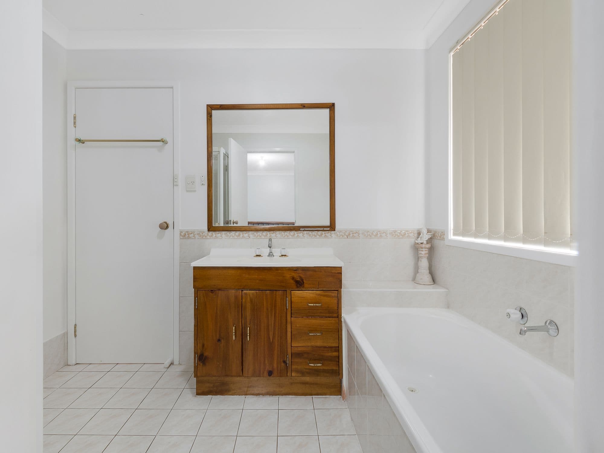 1 Bardia Court, Mount Annan NSW 2567, Mount Annan - Thumbnail 8