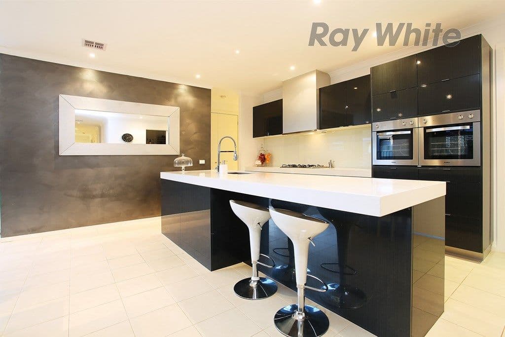 5 Wattle Tree Drive, POINT COOK VIC 3030, Point Cook - Thumbnail 2