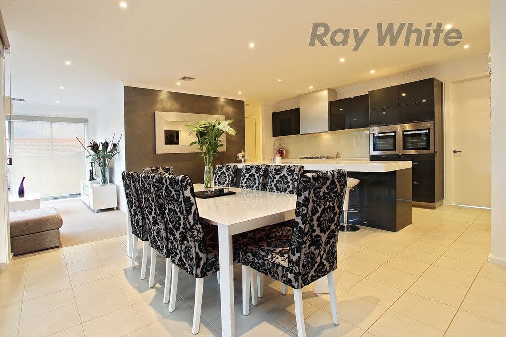 5 Wattle Tree Drive, POINT COOK VIC 3030, Point Cook - Thumbnail 3
