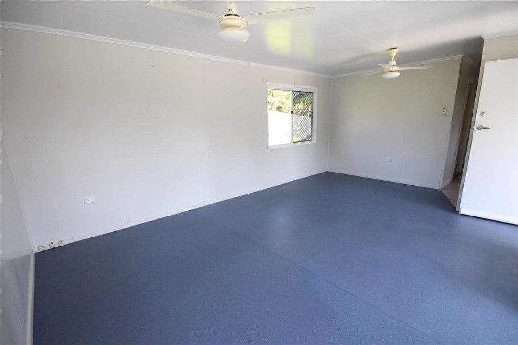 10 Maudsley Road, SARINA QLD 4737, Sarina - Thumbnail 5