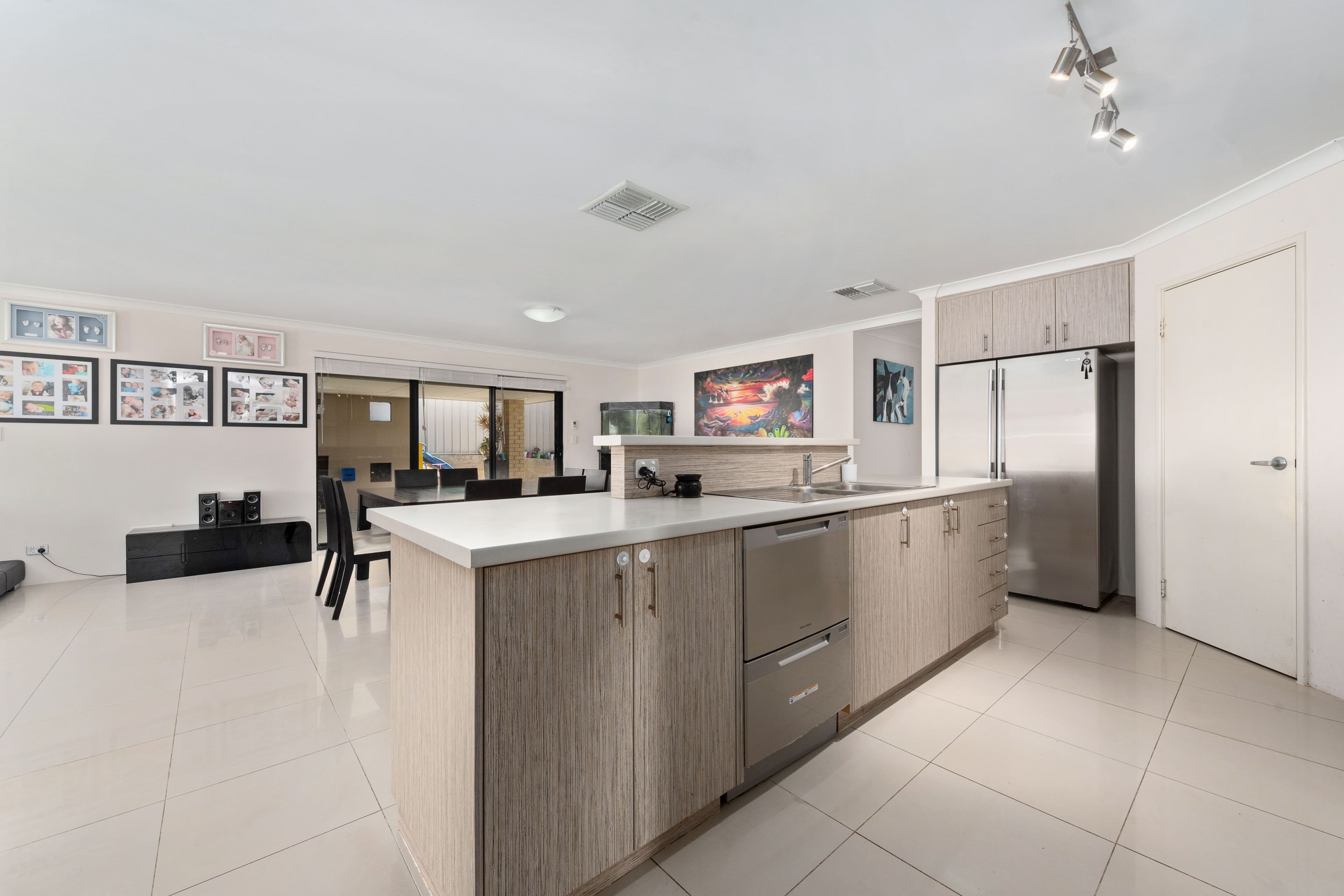 98 Marginson Drive, Landsdale WA 6065, Landsdale - Thumbnail 4