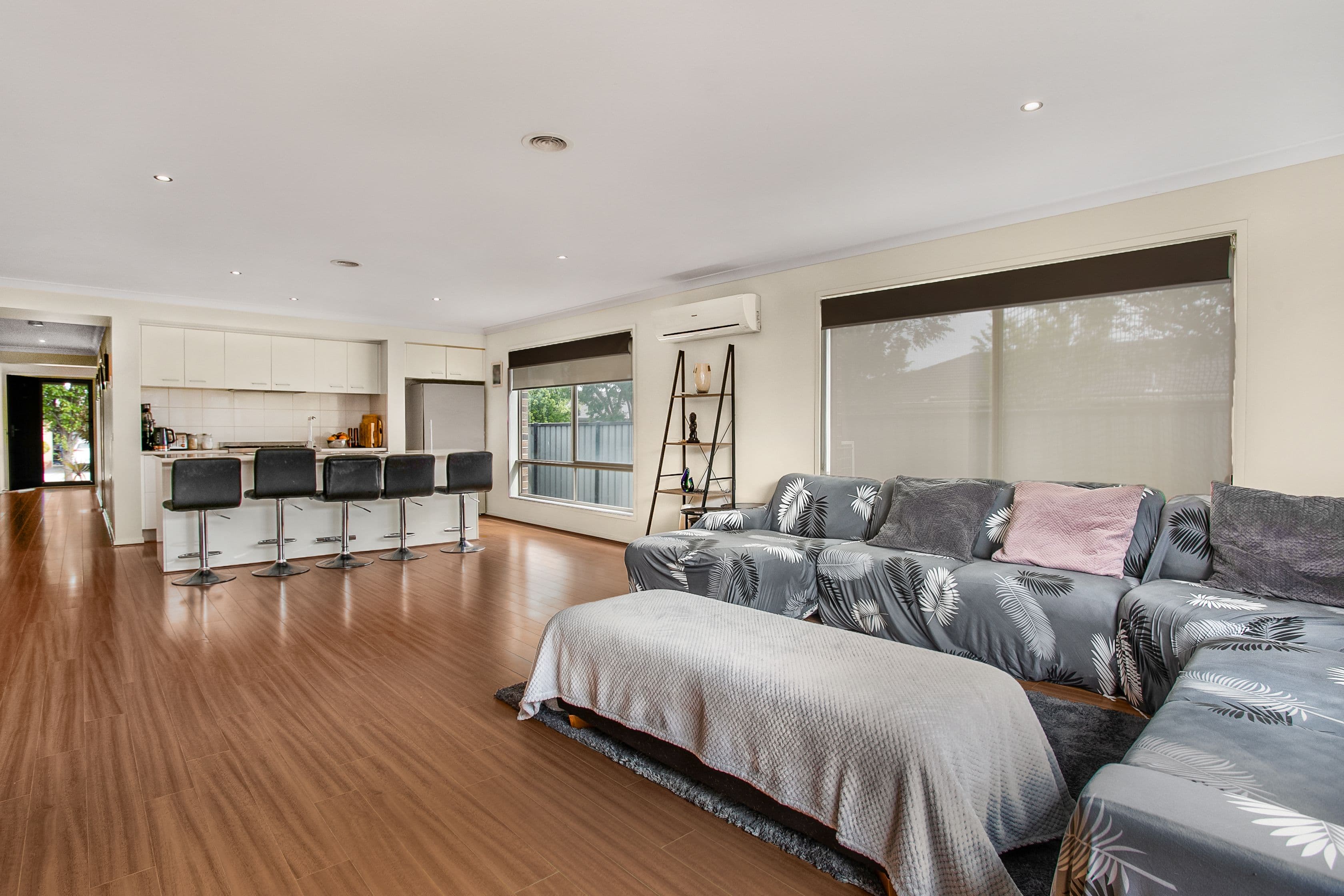 25 Falabela Road, Clyde North VIC 3978, Clyde North - Thumbnail 5