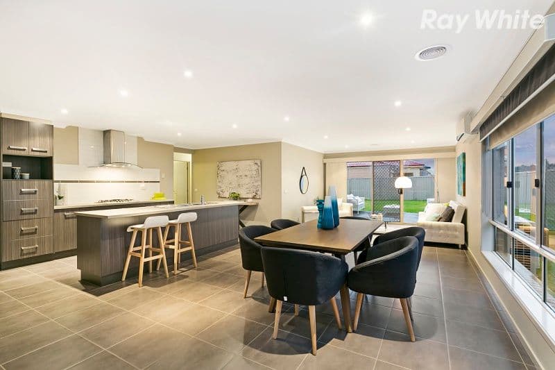 39 Villella Drive, Pakenham VIC 3810, Pakenham - Thumbnail 2