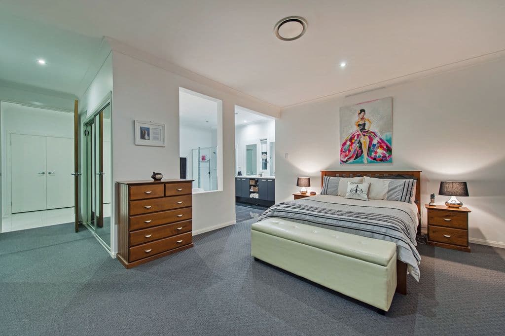 13 Heatherdale Drive, UPPER COOMERA QLD 4209, Upper Coomera - Thumbnail 3