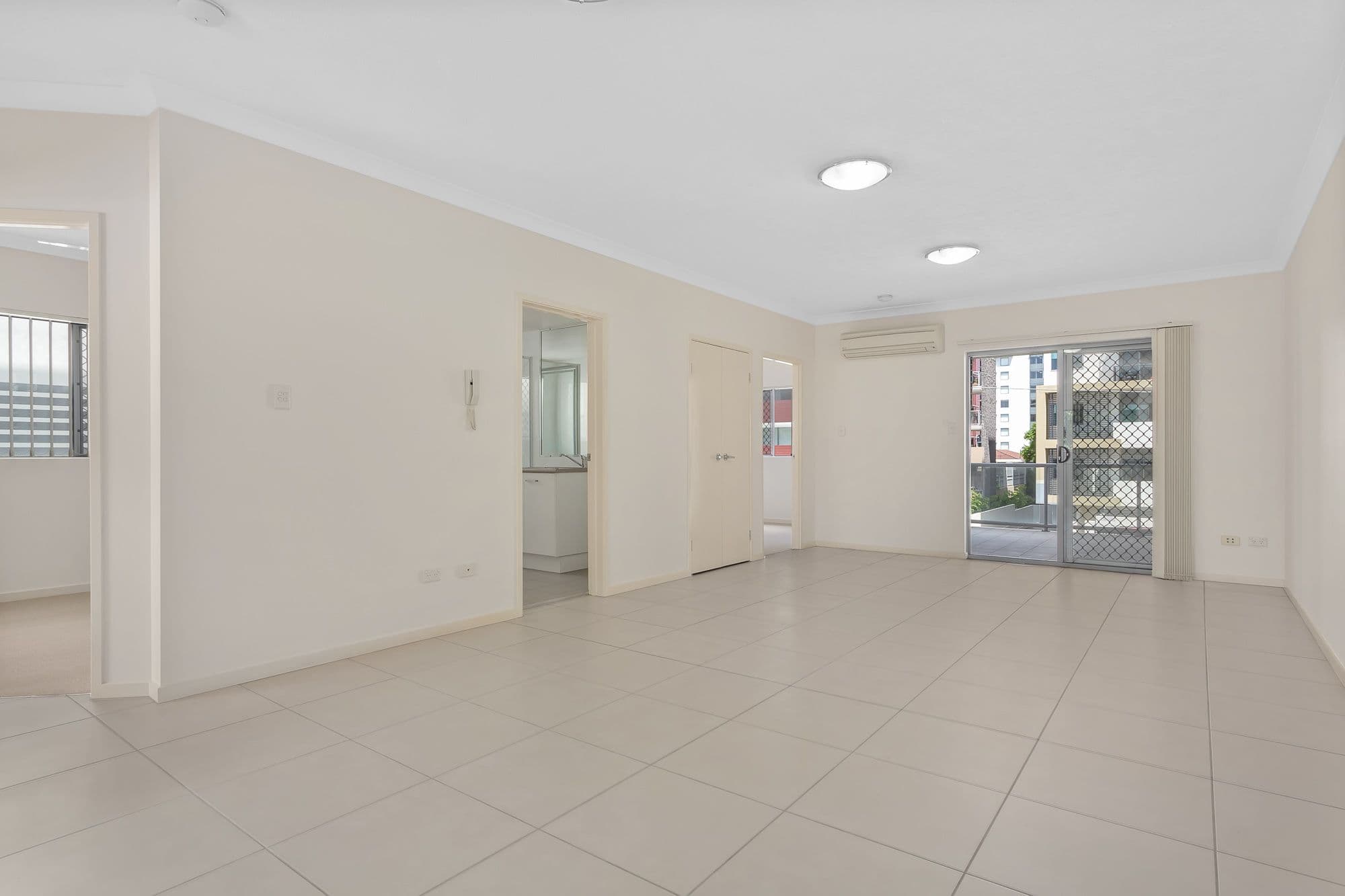 8 Kingsmill Street, Chermside QLD 4032, Chermside - Thumbnail 3