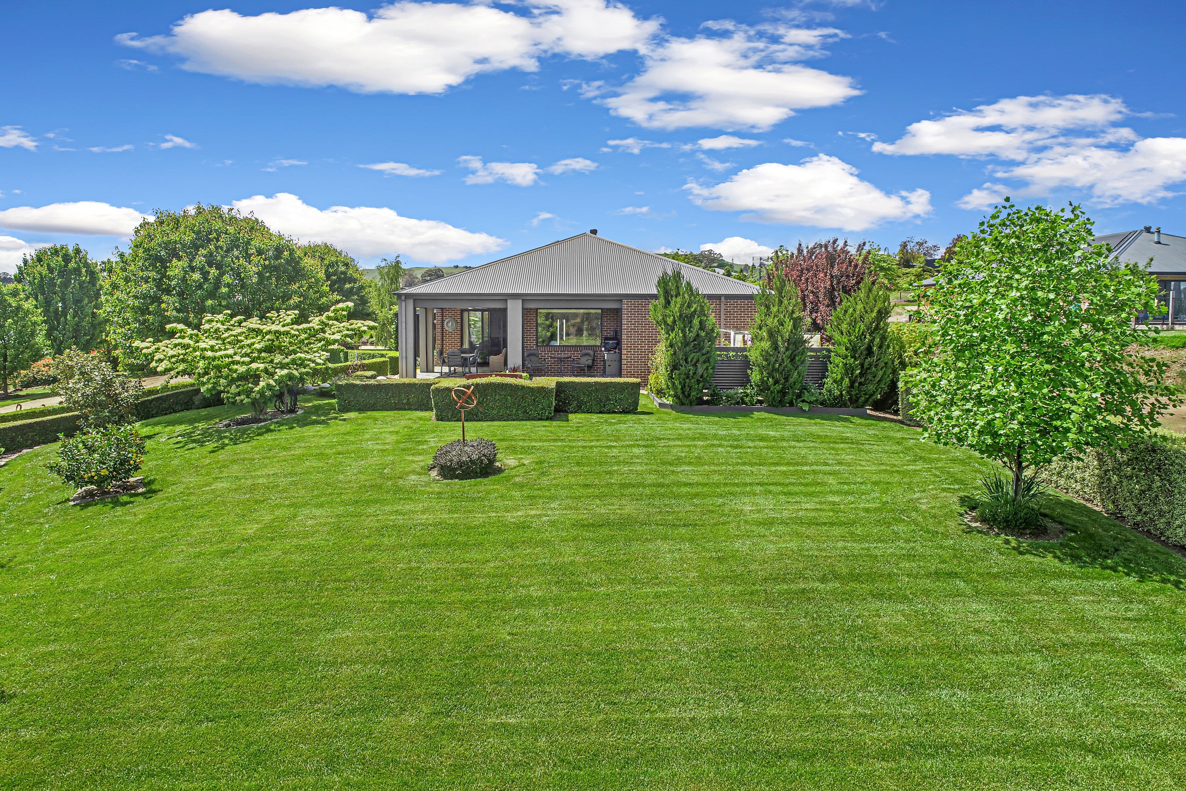 17 Oaksford Drive, Mansfield VIC 3722, Mansfield - Thumbnail 2