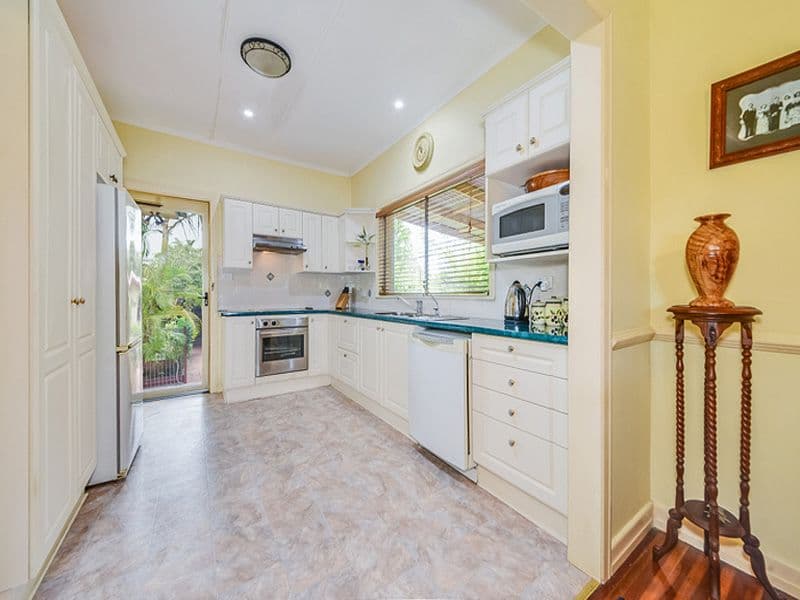 64 Shields Street, REDCLIFFE QLD 4020, Redcliffe - Thumbnail 5