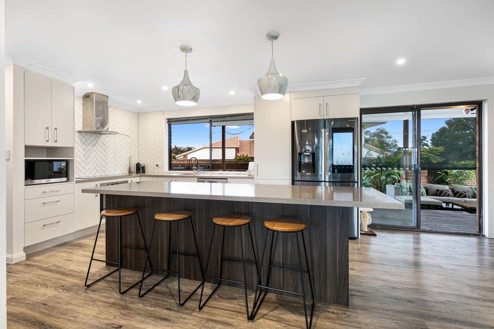 305 Rio Vista Boulevard, Mermaid Waters QLD 4218, Mermaid Waters - Thumbnail 2