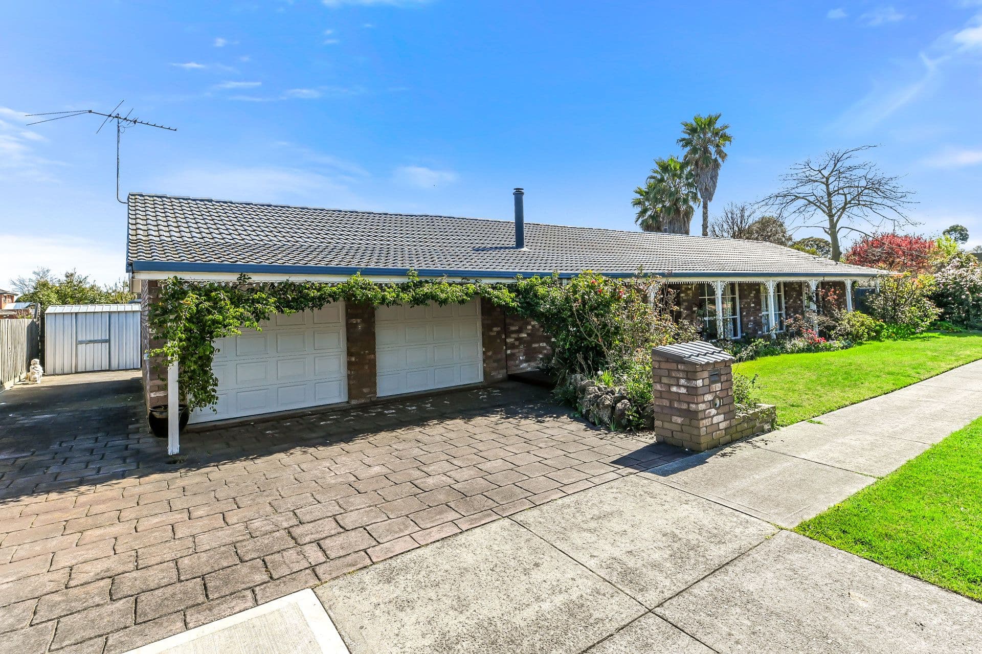 34 Strathavan Drive, Berwick VIC 3806, Berwick - Thumbnail 2
