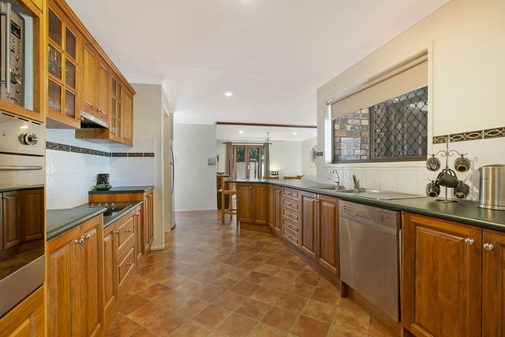 6 Caister Court, CARINDALE QLD 4152, Carindale - Thumbnail 4