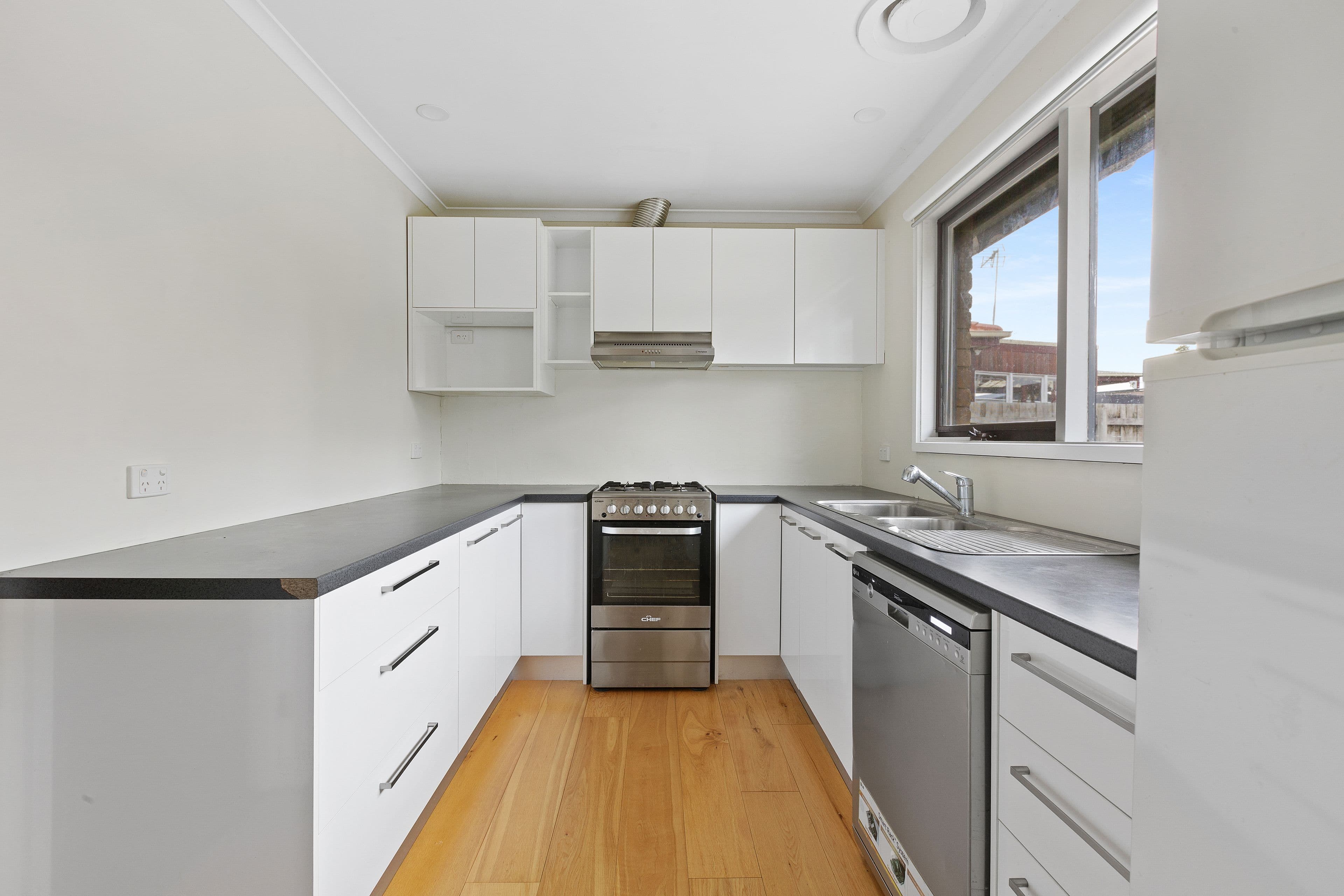 6 Shearwater Drive, Carrum Downs VIC 3201, Carrum Downs - Thumbnail 2
