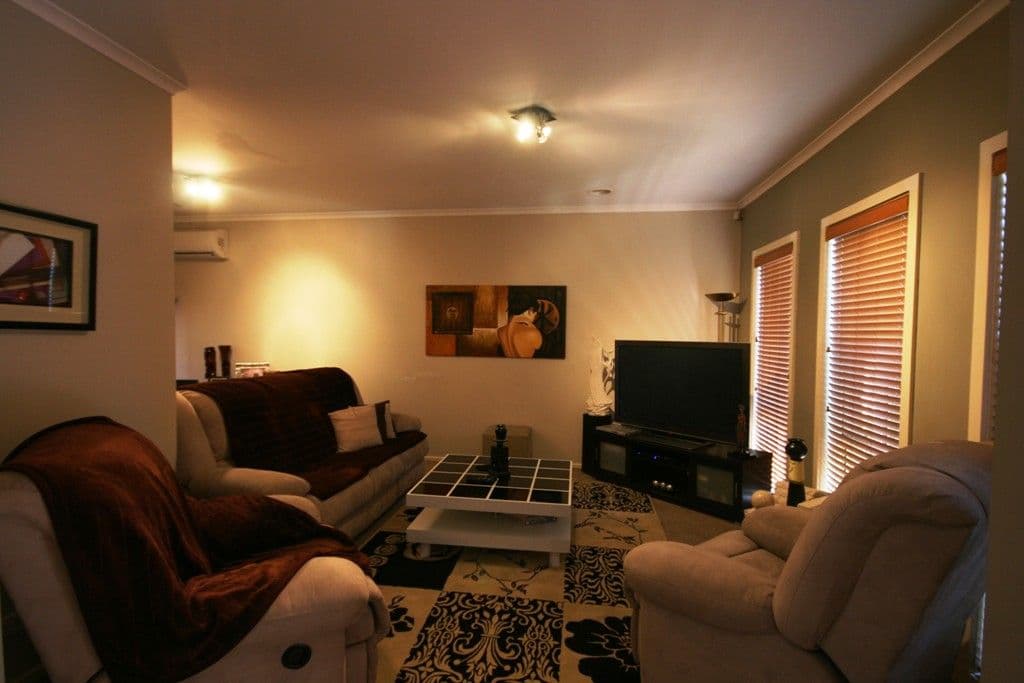39 The Glades, TAYLORS HILL VIC 3037, Taylors Hill - Thumbnail 2