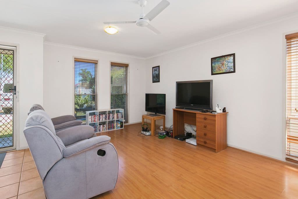 10 Lilly Pilly Crescent, Fitzgibbon QLD 4018, Fitzgibbon - Thumbnail 2
