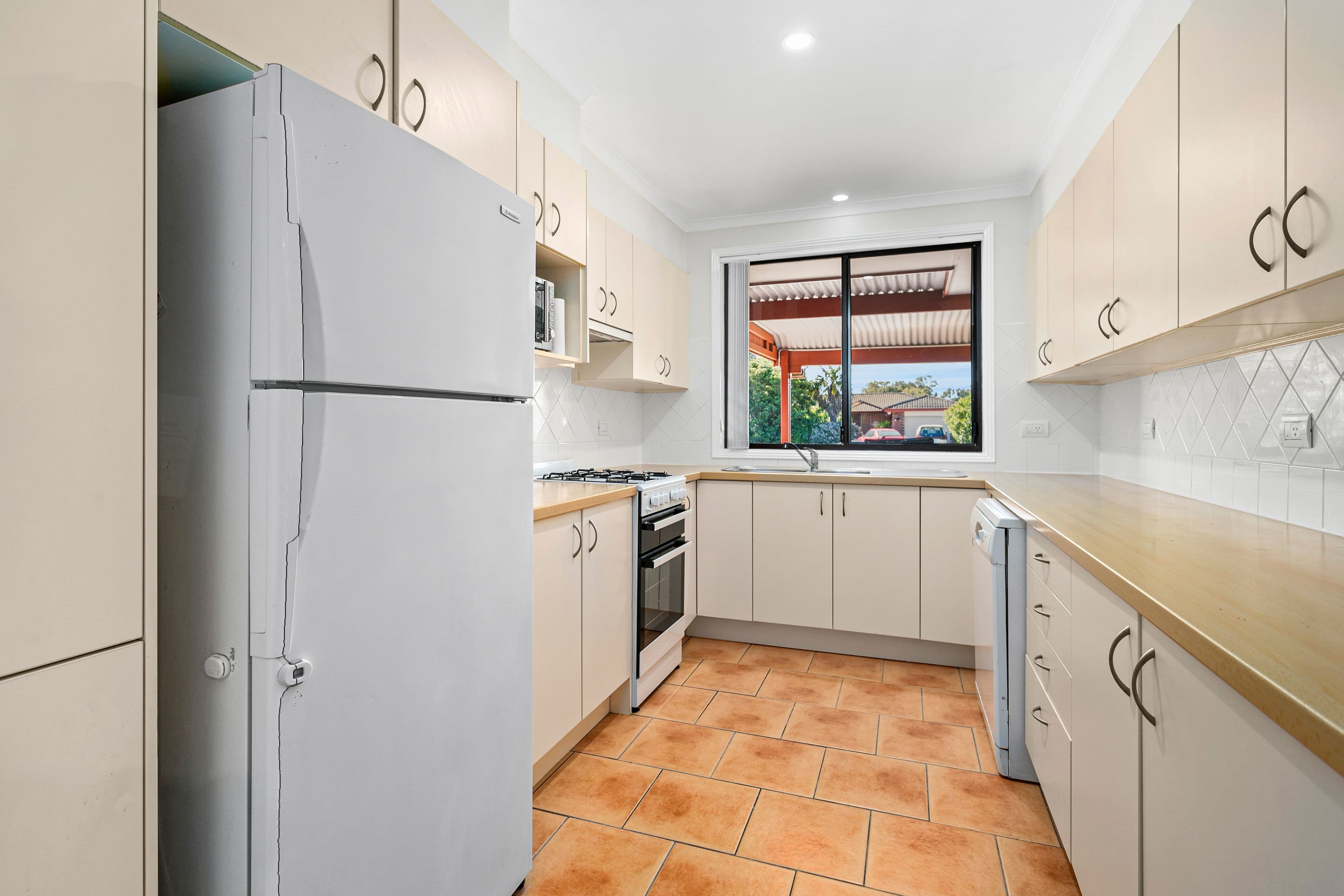 4 Jarrah Way, Albion Park Rail NSW 2527, Albion Park Rail - Thumbnail 2