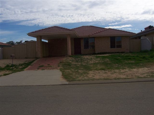 10 Hastie Close, BROOKDALE WA 6112, Brookdale - Image 1