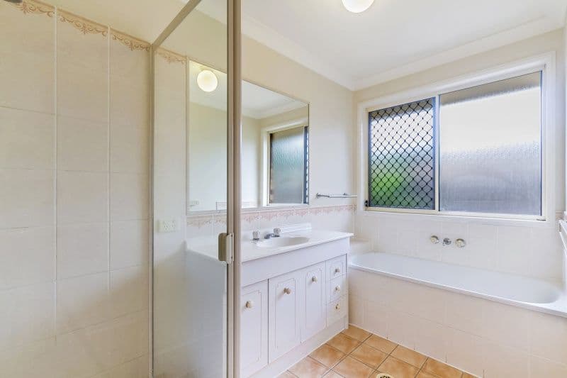 5 Hazlehead Place, Oxley QLD 4075, Oxley - Thumbnail 7