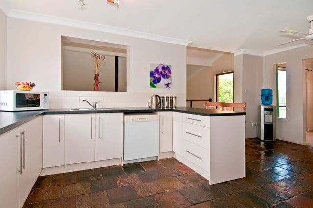42 Katrina Crescent, WATERFORD WEST QLD 4133, Waterford West - Thumbnail 3