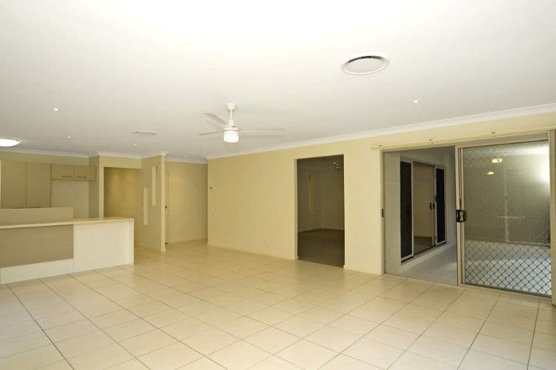 19 Speckled Circuit, SPRINGFIELD LAKES QLD 4300, Springfield Lakes - Thumbnail 4