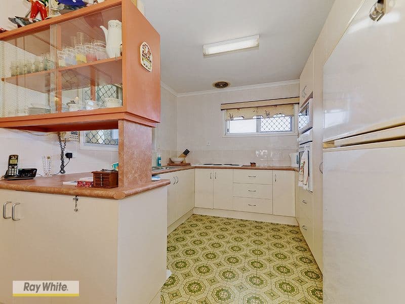 18 Waratah Drive, CLONTARF QLD 4019, Clontarf - Thumbnail 6